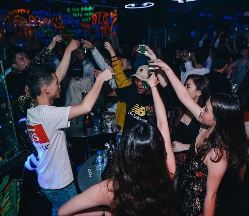 quán bar nổi tiếng sài gòn 9.1